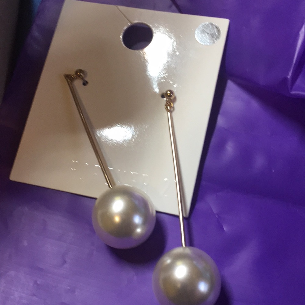 Large pearl ball dangle earrings F21